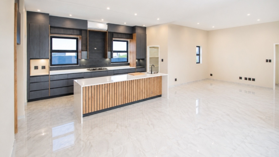 5 Bedroom Property for Sale in Meerhof North West